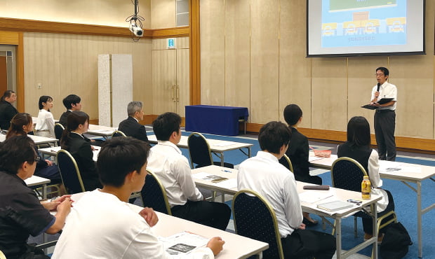 参考写真：なるやま説明会・個別相談会